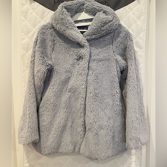 Girls Patagonia coat size 10 color gray
